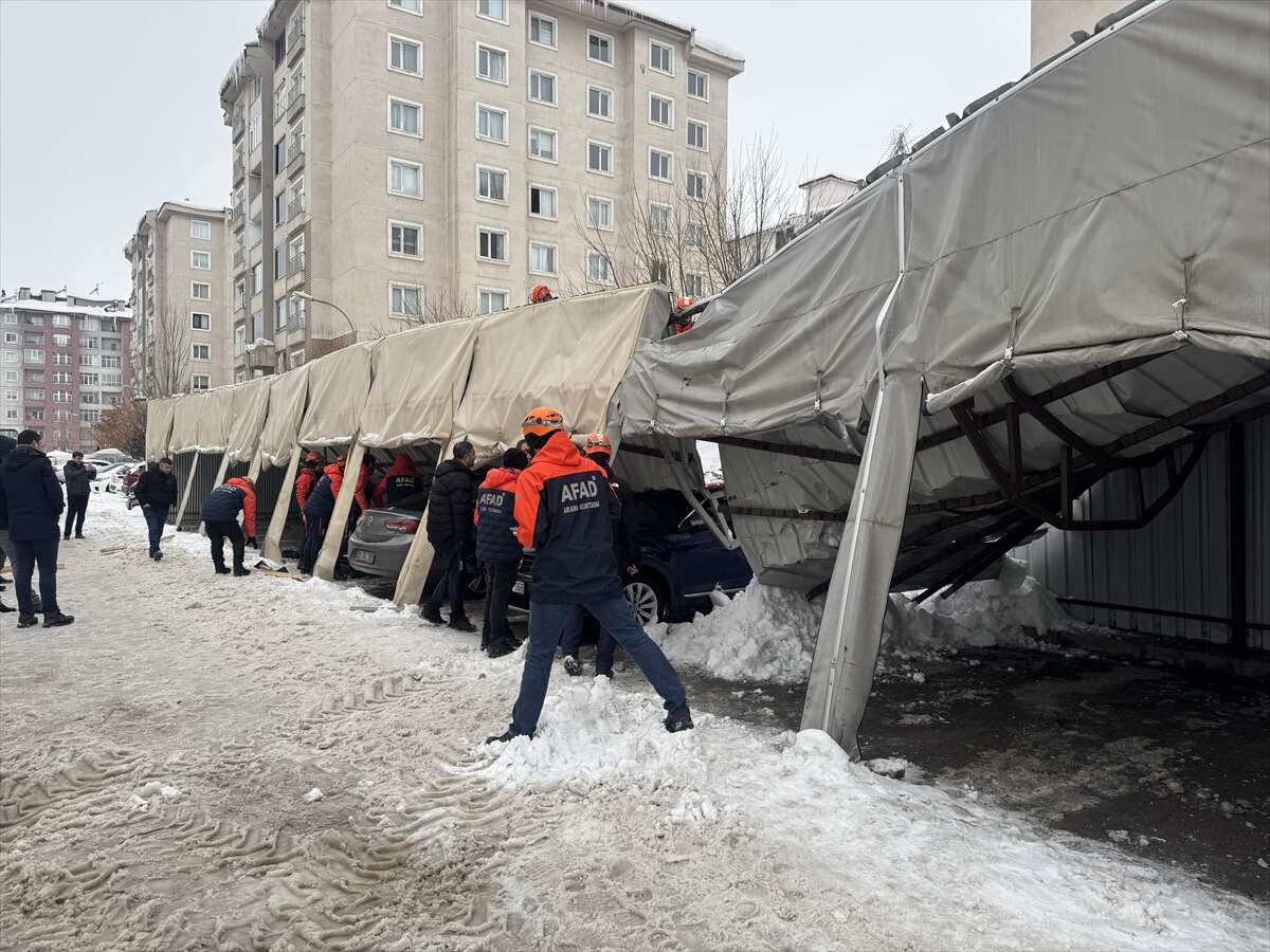 Hakim ve savcıların araçlarının bulunduğu garaj çöktü 4